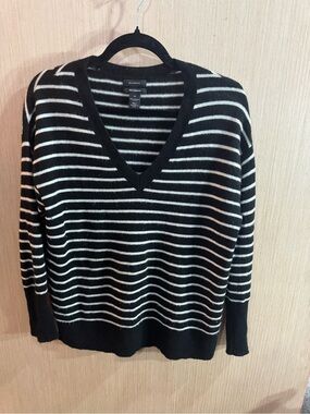 Halogen Cashmere Black & White Knit Striped V-Neck Sweater Size XS